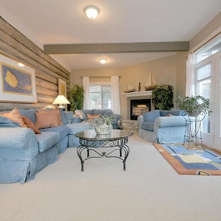 The Lodge At Weir'S Beach Metchosin Bagian luar foto