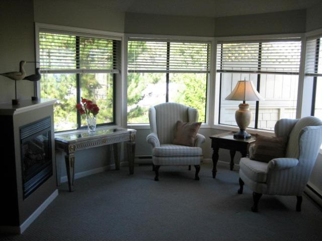 The Lodge At Weir'S Beach Metchosin Bagian luar foto