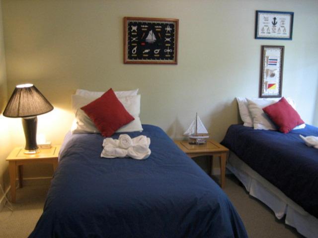 The Lodge At Weir'S Beach Metchosin Ruang foto