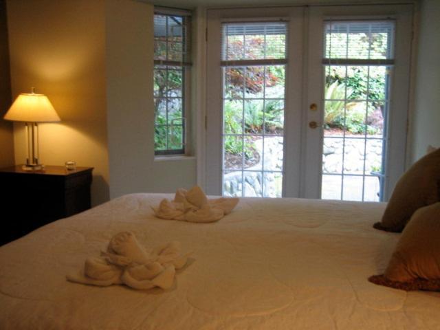 The Lodge At Weir'S Beach Metchosin Bagian luar foto