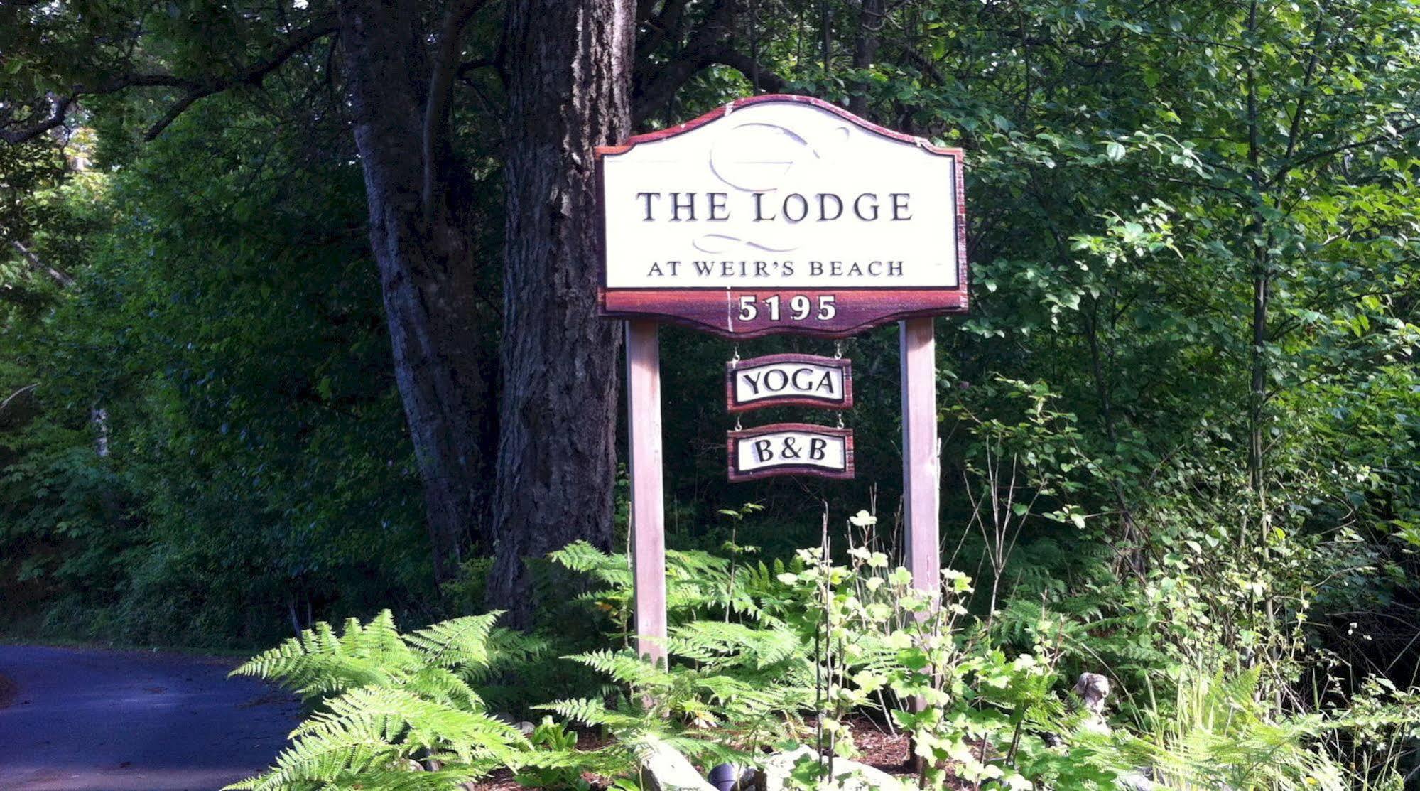 The Lodge At Weir'S Beach Metchosin Bagian luar foto
