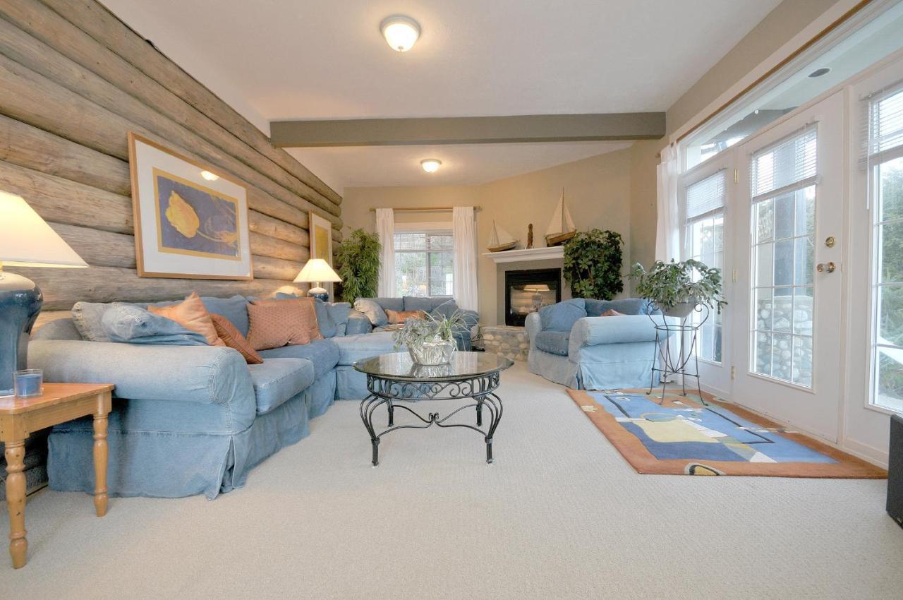 The Lodge At Weir'S Beach Metchosin Bagian luar foto