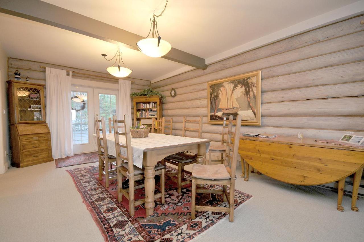 The Lodge At Weir'S Beach Metchosin Bagian luar foto
