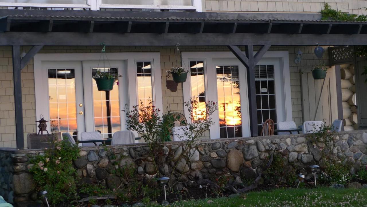 The Lodge At Weir'S Beach Metchosin Bagian luar foto
