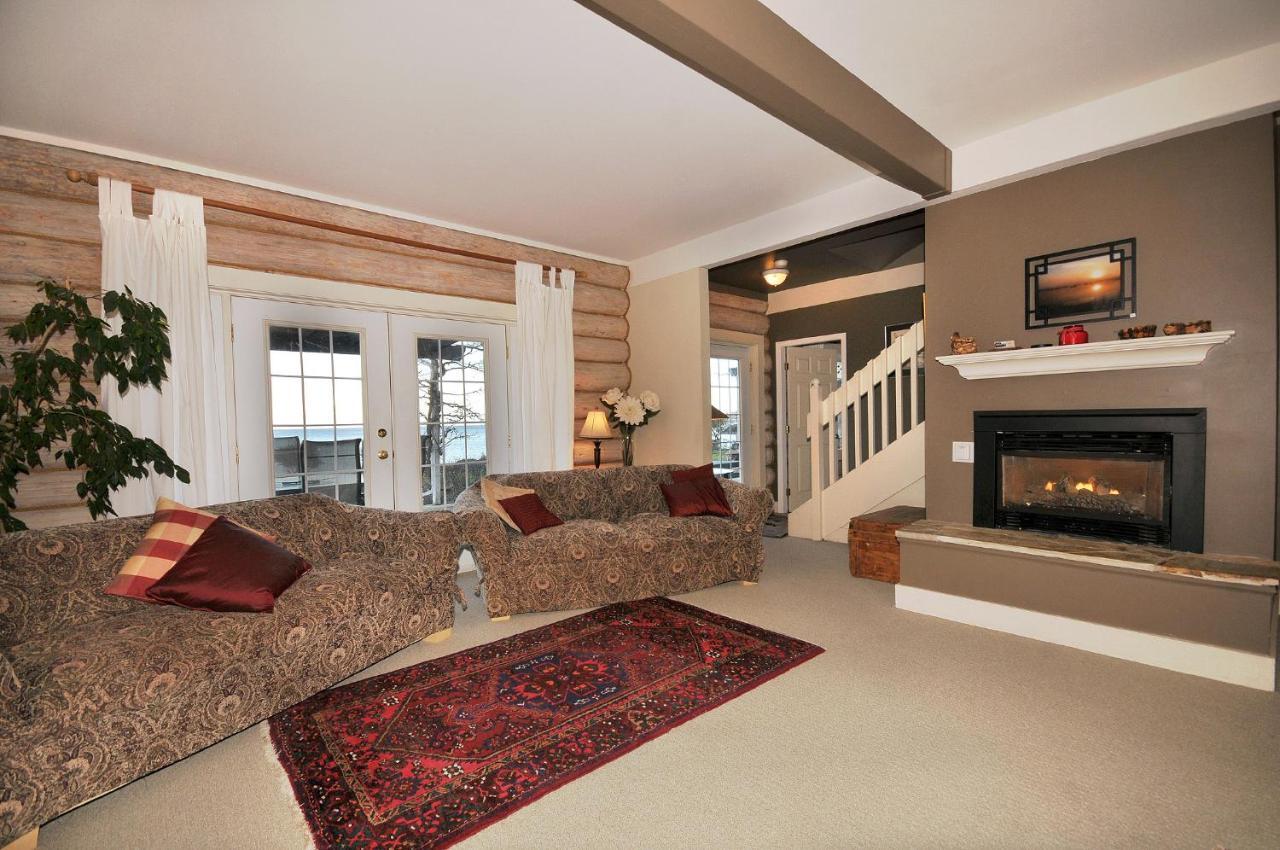 The Lodge At Weir'S Beach Metchosin Bagian luar foto